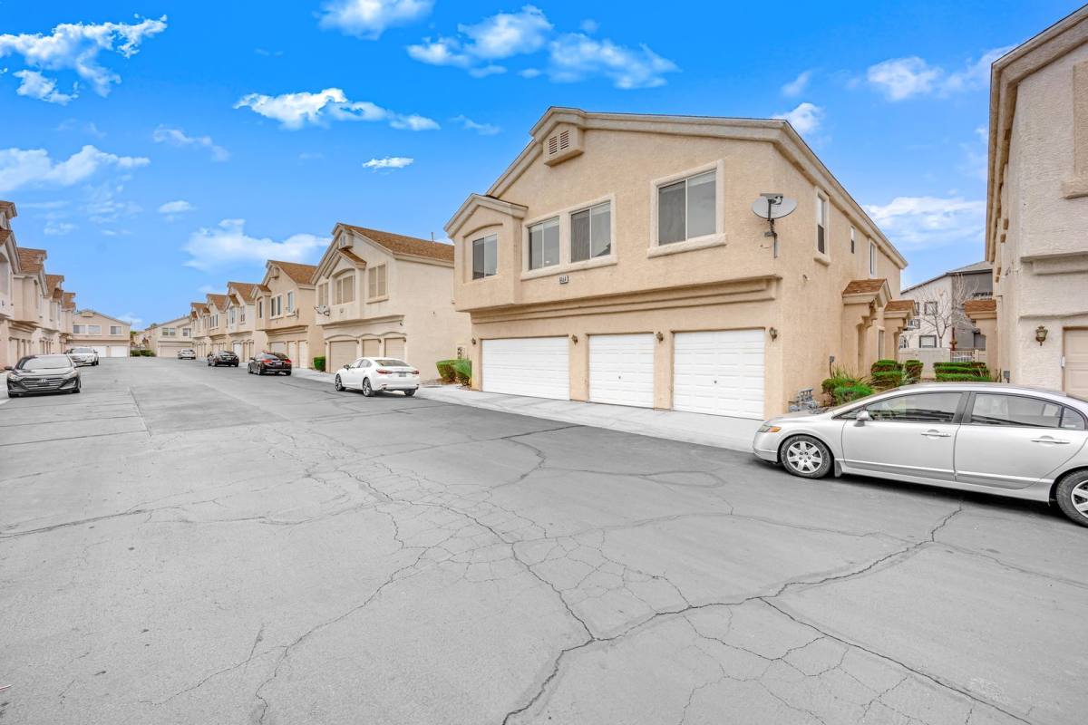 Townhouse for rent at 6404 Extreme Shear Ave, Henderson, NV 89011