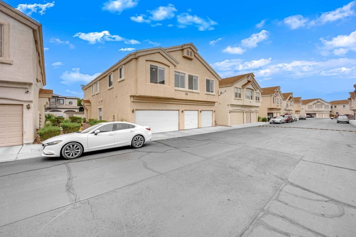 Townhouse for rent at 6404 Extreme Shear Ave, Henderson, NV 89011
