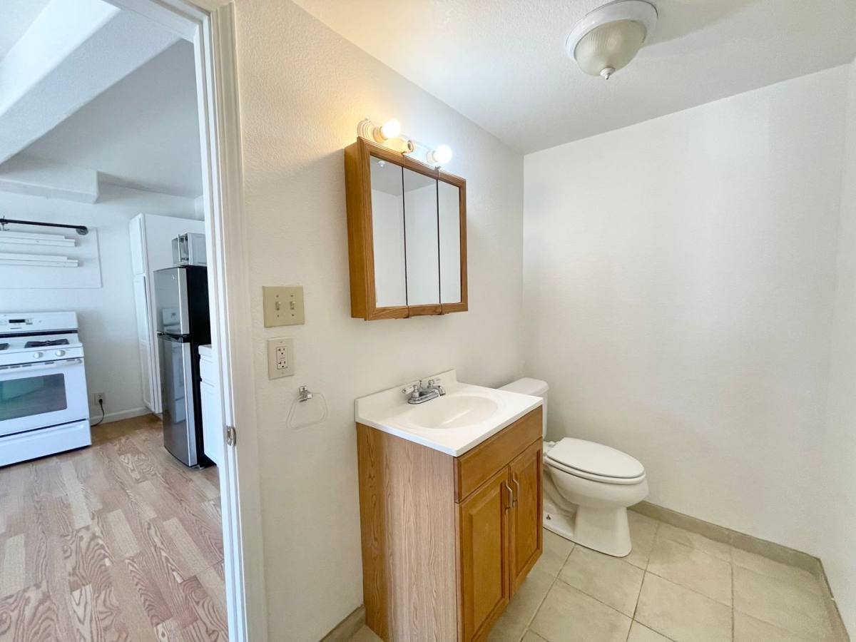 Apartment for rent at 2714 F St, Sacramento, CA 95816