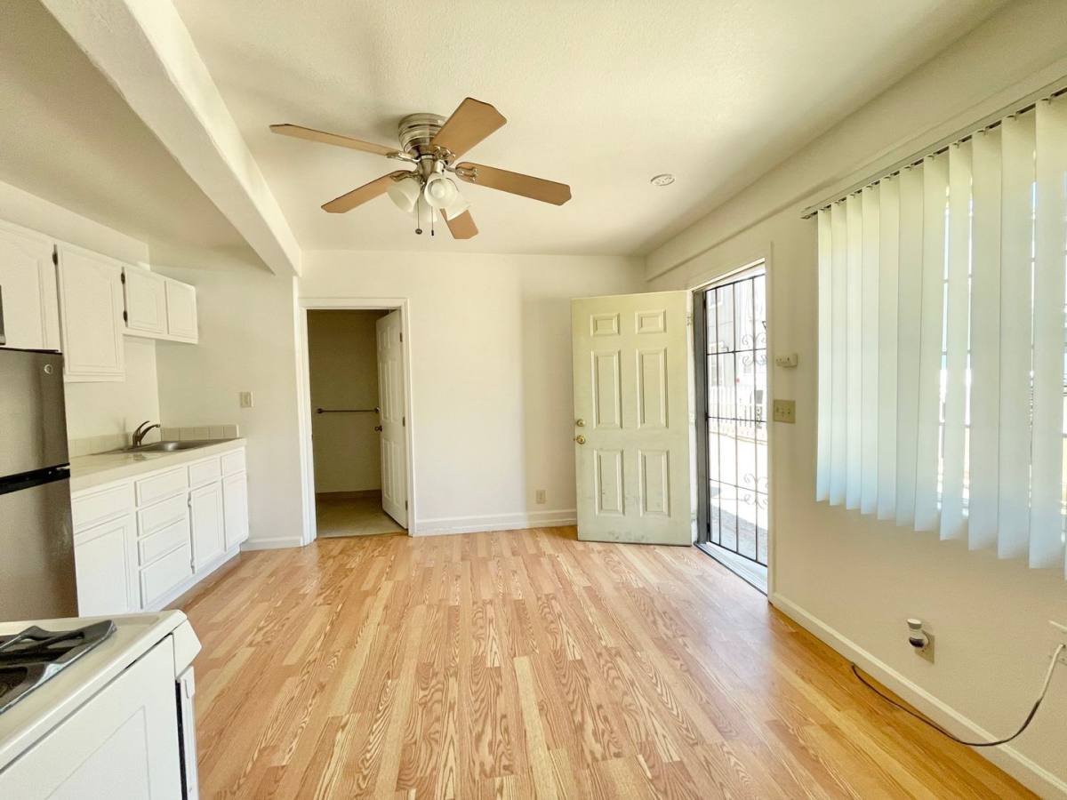 Apartment for rent at 2714 F St, Sacramento, CA 95816
