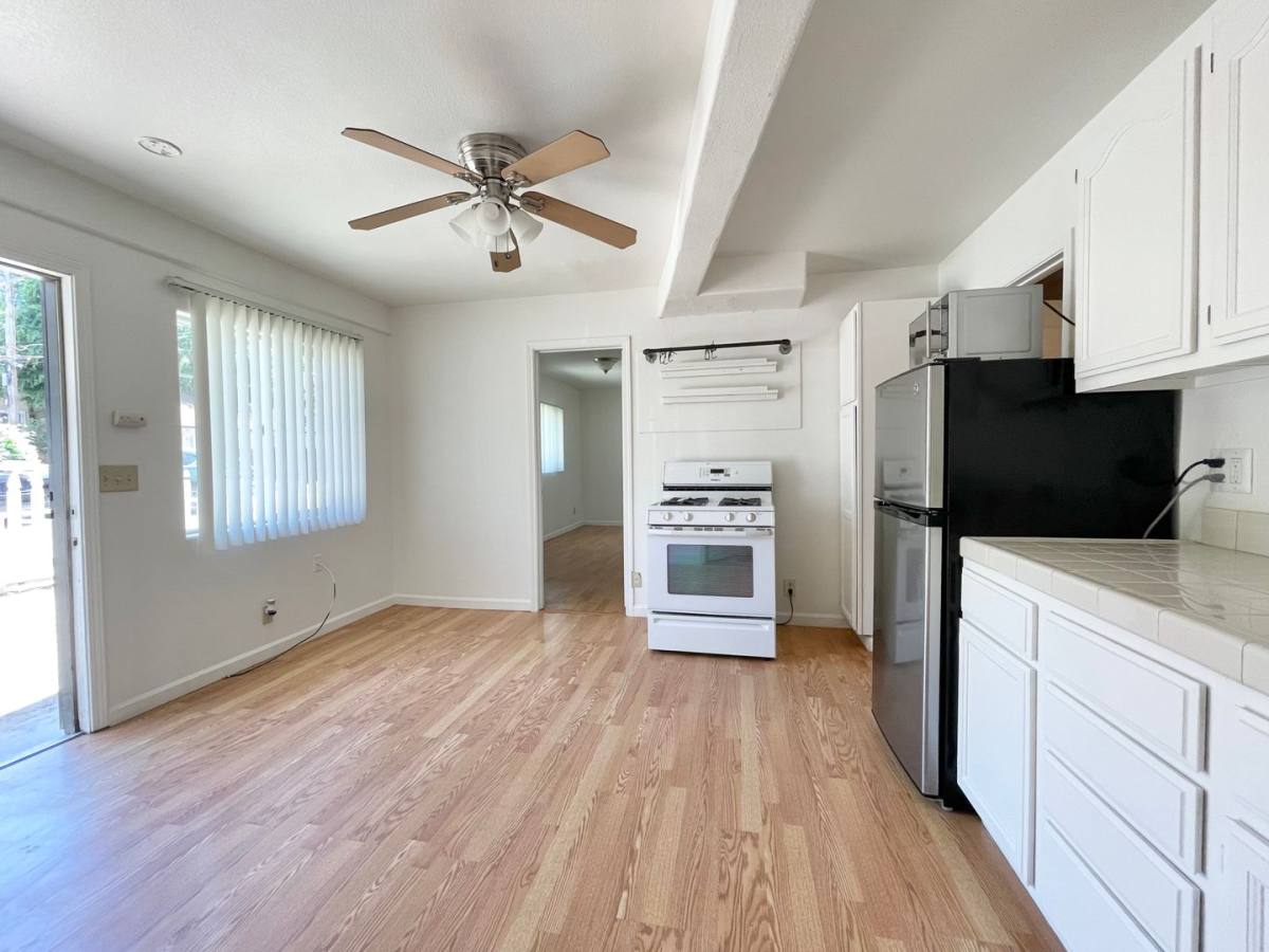 Apartment for rent at 2714 F St, Sacramento, CA 95816