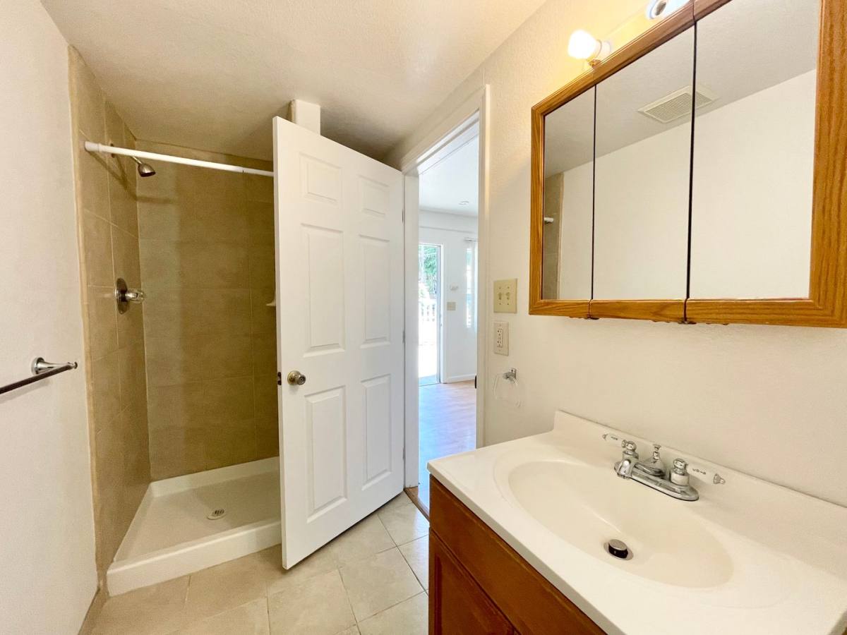 Apartment for rent at 2714 F St, Sacramento, CA 95816