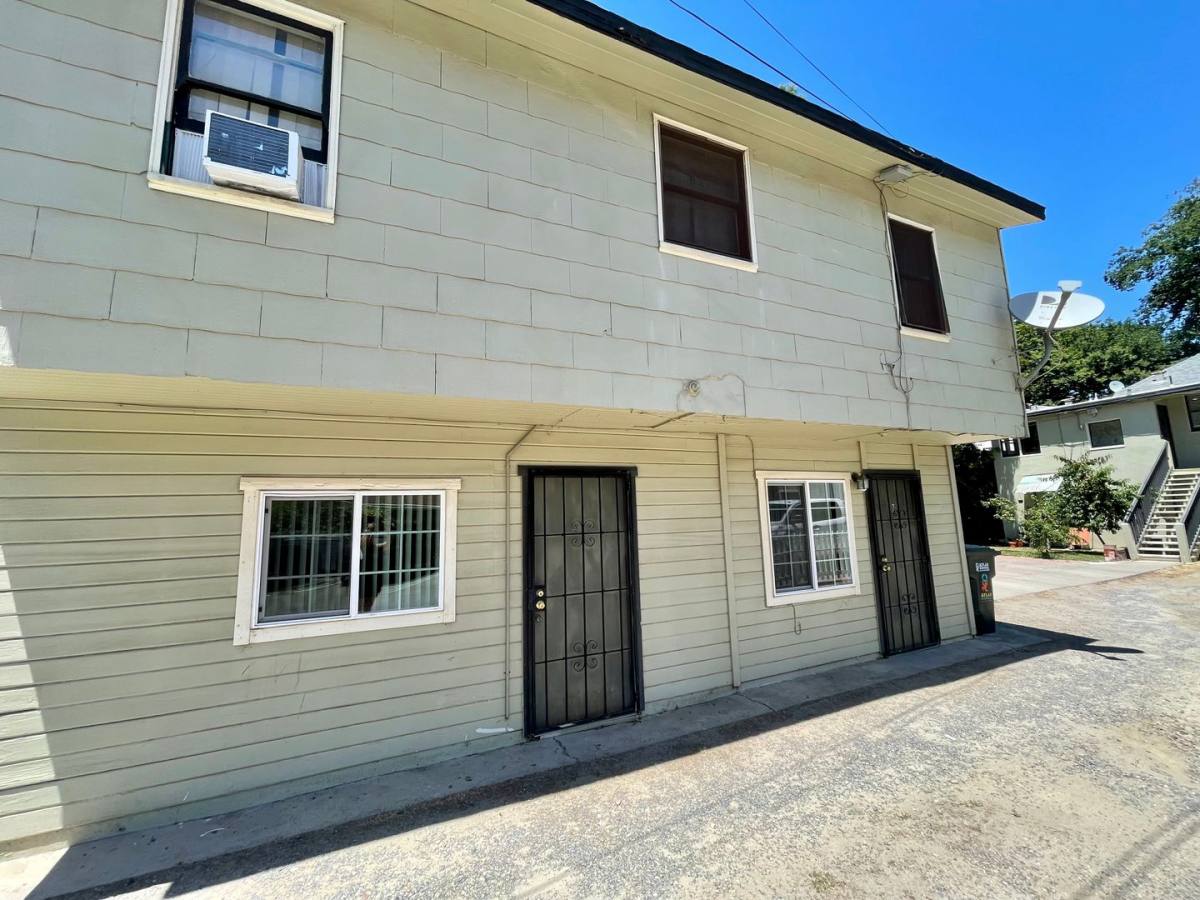 Apartment for rent at 2714 F St, Sacramento, CA 95816