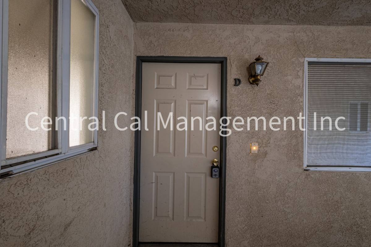 Apartment for rent at 1736 Inyo St, Delano, CA 93215