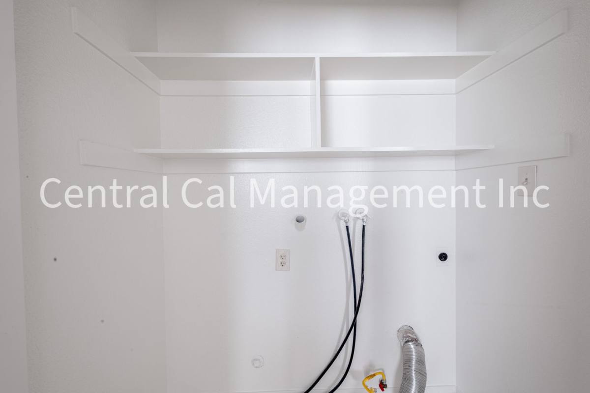 Apartment for rent at 1736 Inyo St, Delano, CA 93215