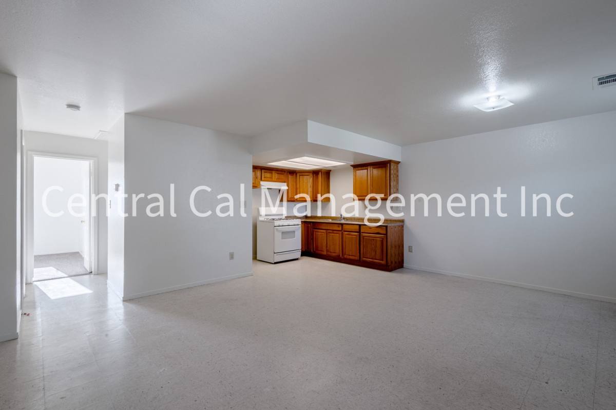 Apartment for rent at 1736 Inyo St, Delano, CA 93215