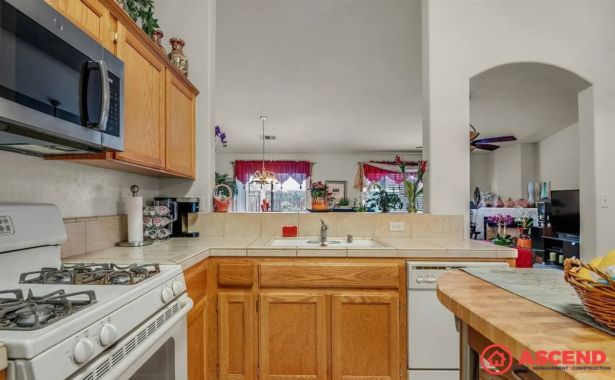 House for rent at 10208 Pyramid Peak Dr, Bakersfield, CA 93311