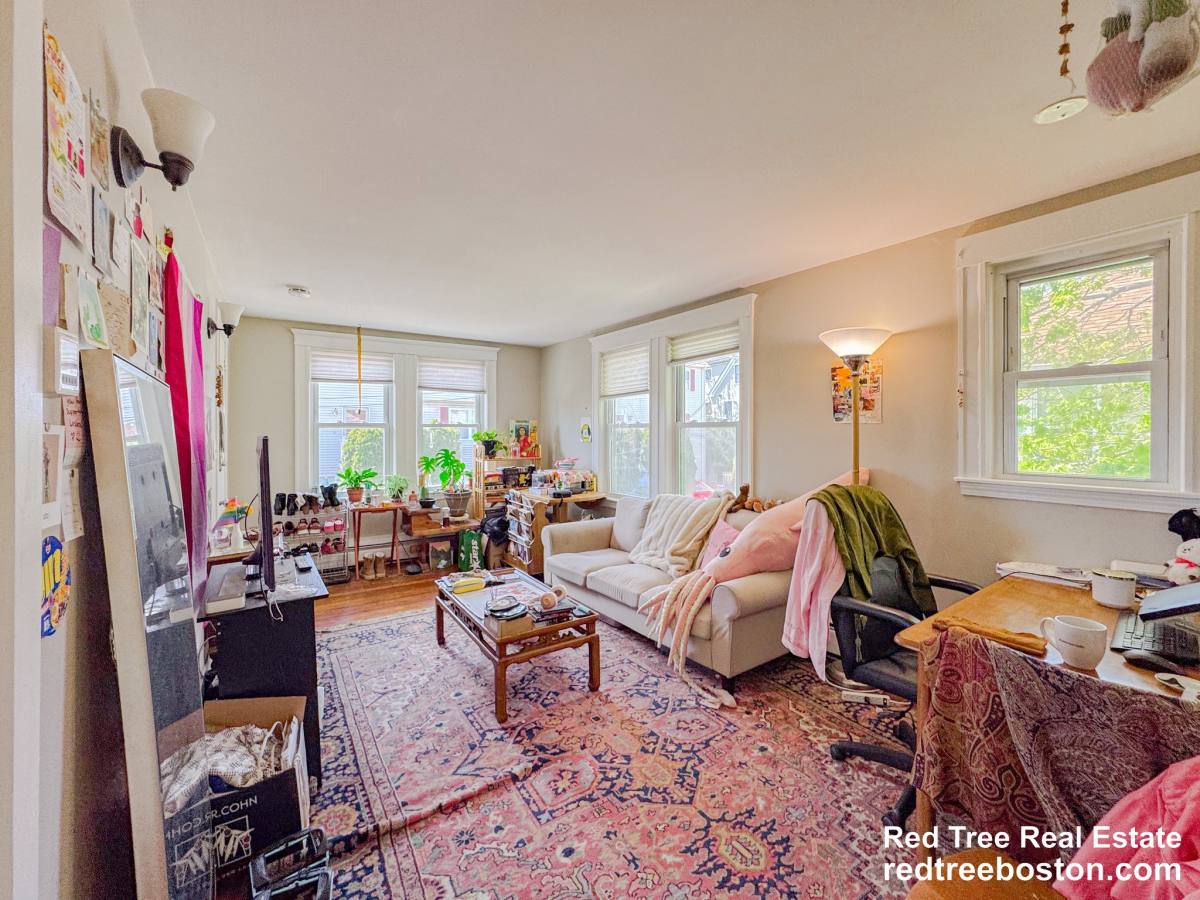 Apartment for rent at 21 Town Hill St #2, Quincy, MA 02169