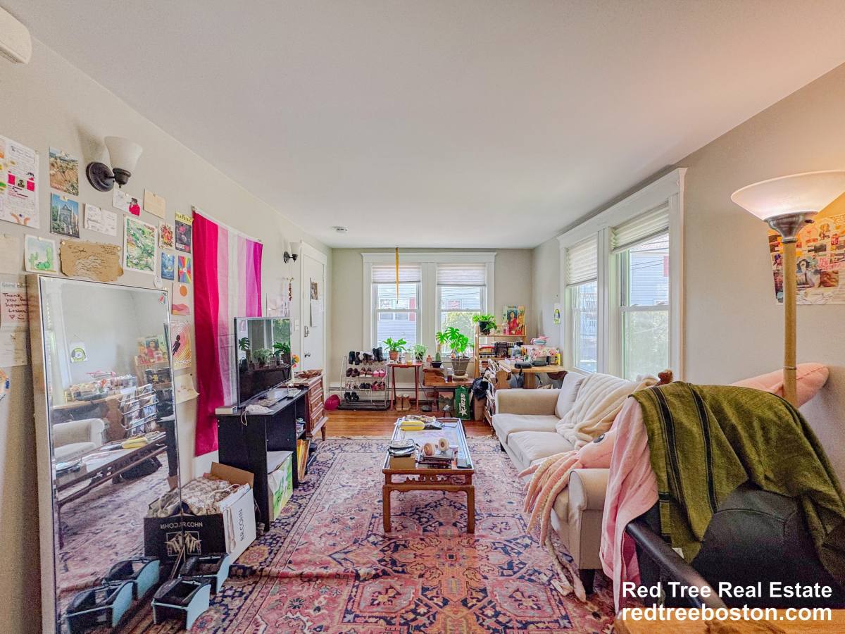 Apartment for rent at 21 Town Hill St #2, Quincy, MA 02169