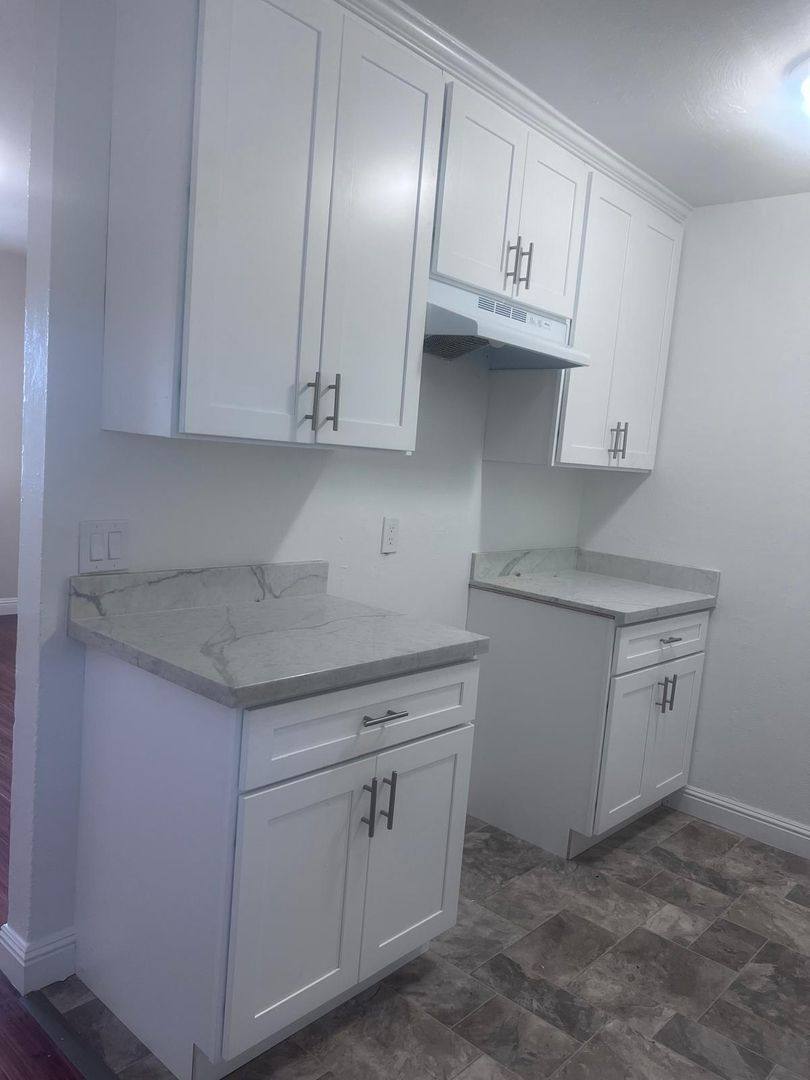 Apartment for rent at 1102 Henderson Rd, Menlo Park, CA 94025