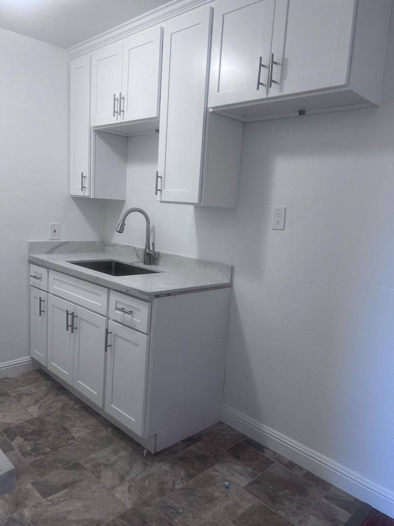 Apartment for rent at 1102 Henderson Rd, Menlo Park, CA 94025