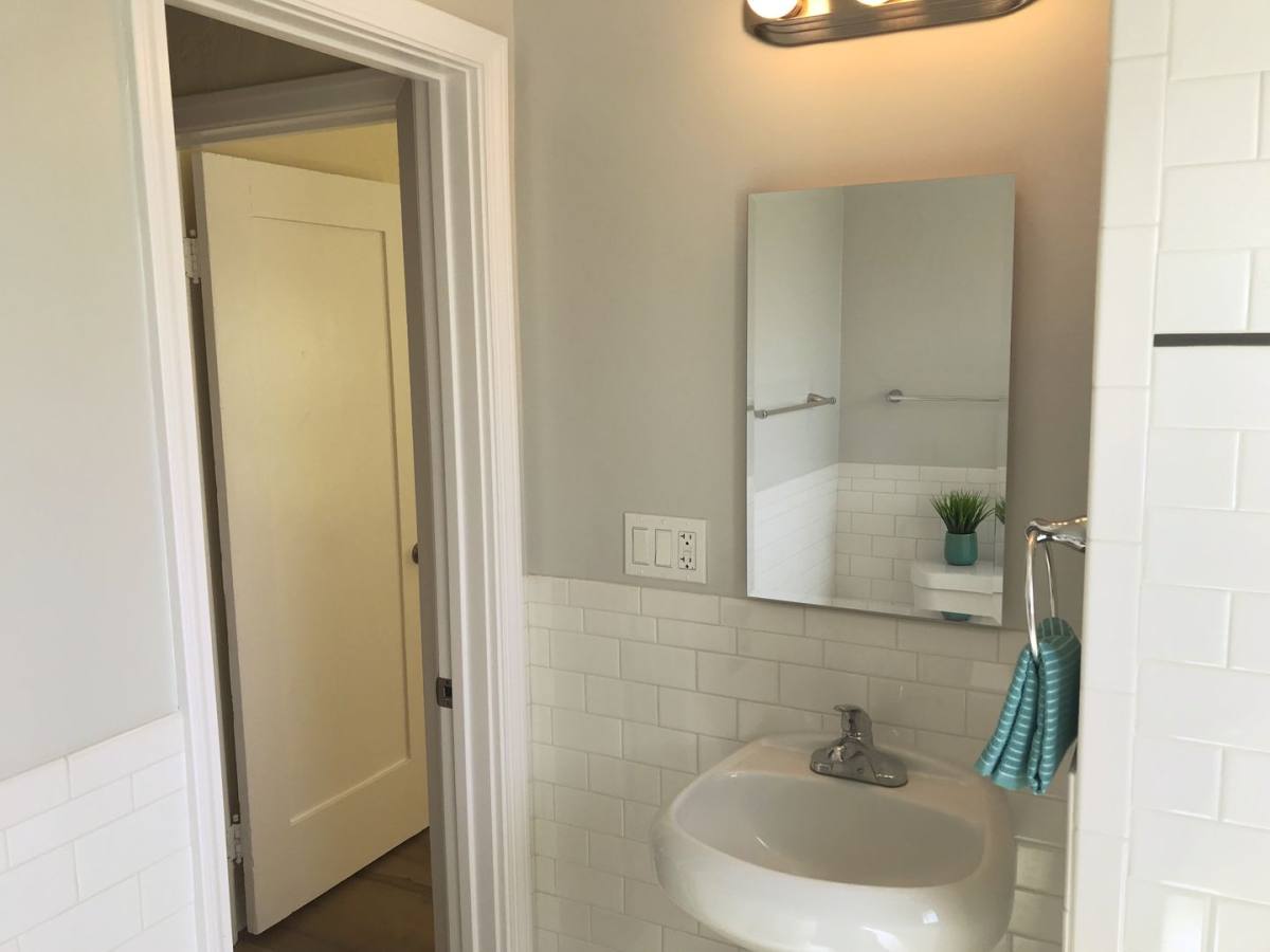 Apartment for rent at 1409-1415 Warren Ave, Long Beach, CA 90813