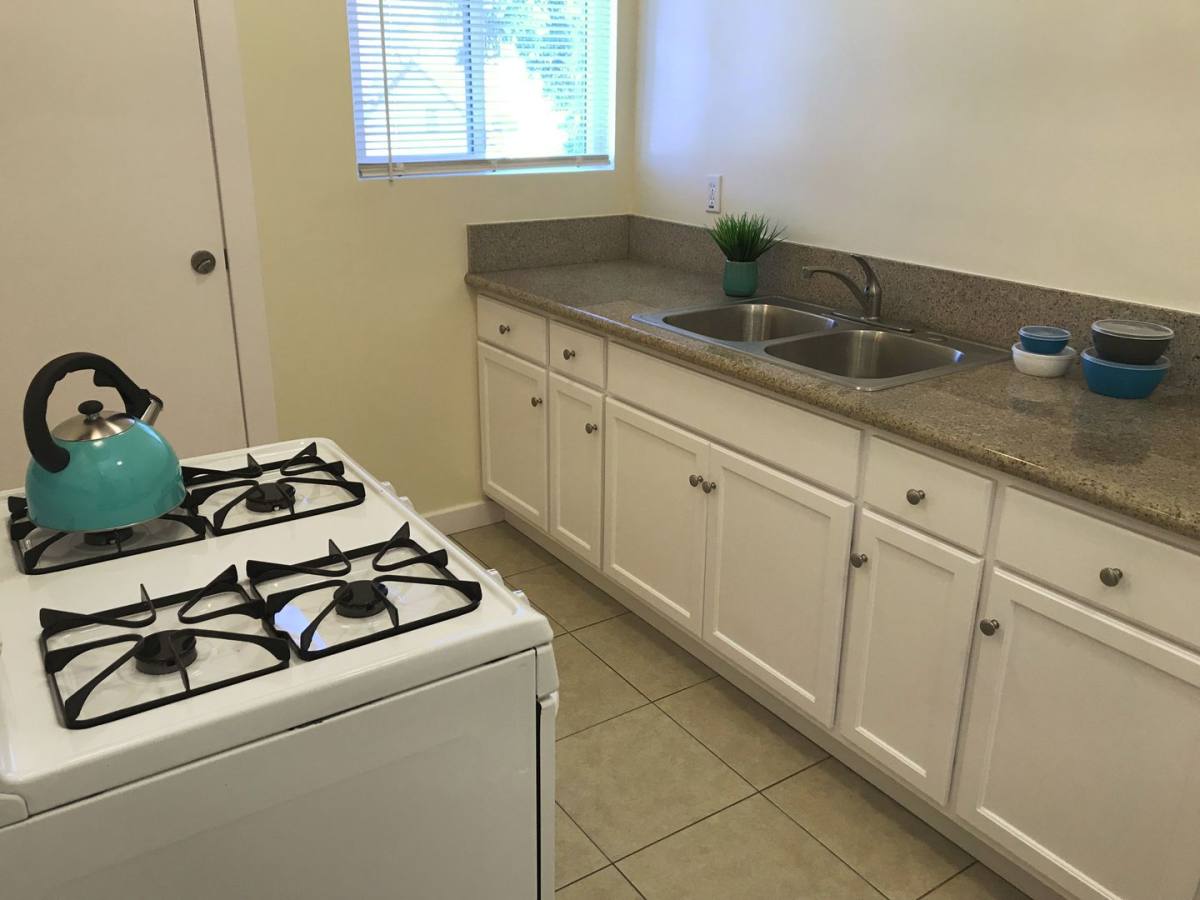 Apartment for rent at 1409-1415 Warren Ave, Long Beach, CA 90813