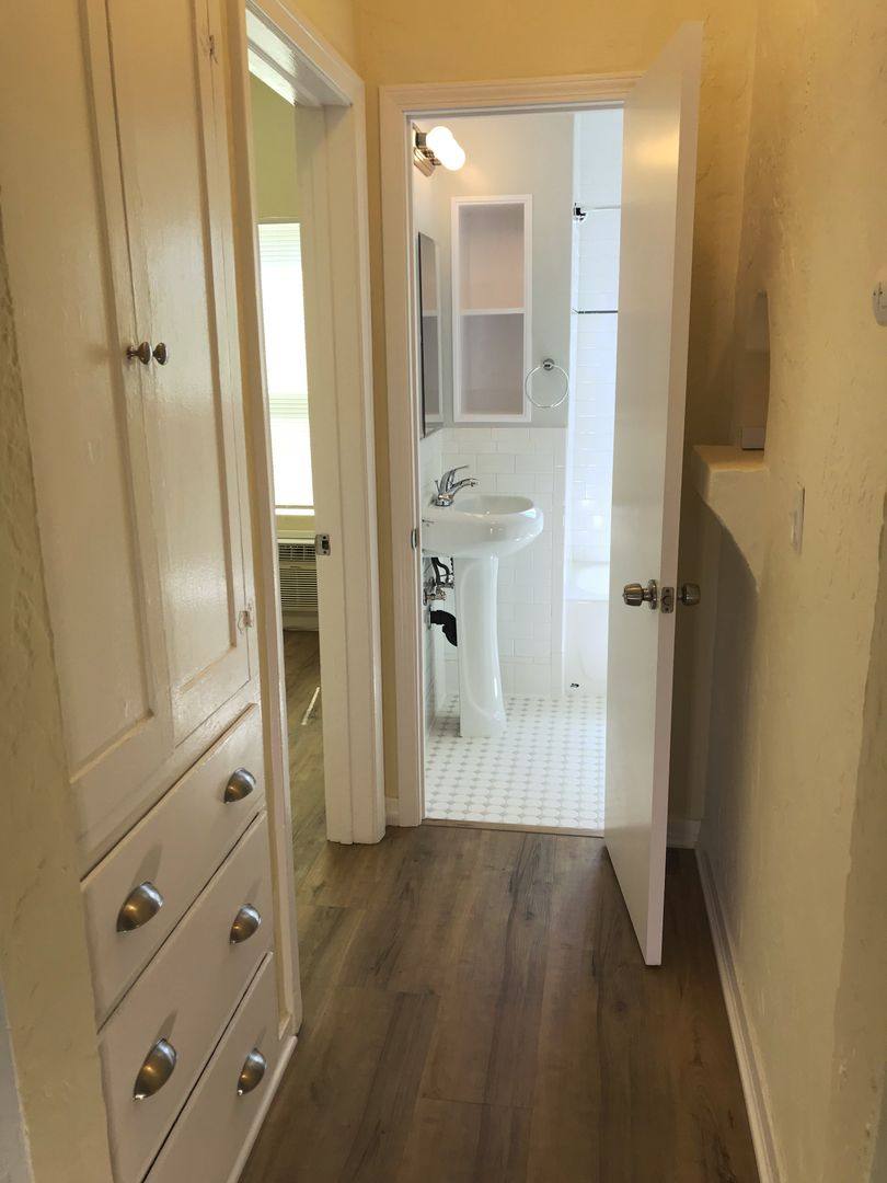 Apartment for rent at 1409-1415 Warren Ave, Long Beach, CA 90813