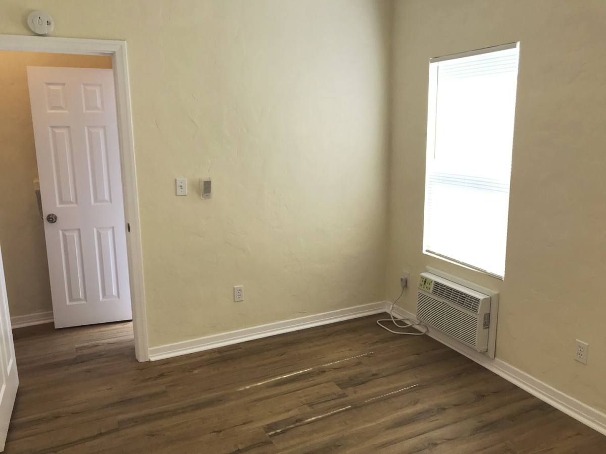 Apartment for rent at 1409-1415 Warren Ave, Long Beach, CA 90813