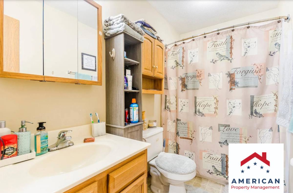 House for rent at 412 S 15th St, Manhattan, KS 66502
