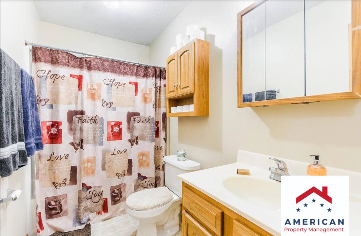 House for rent at 412 S 15th St, Manhattan, KS 66502