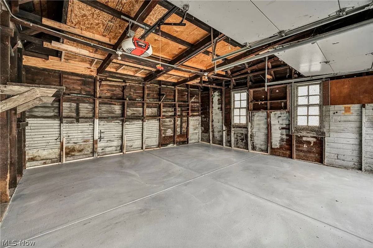 House for rent at 651 E 115th St, Cleveland, OH 44108