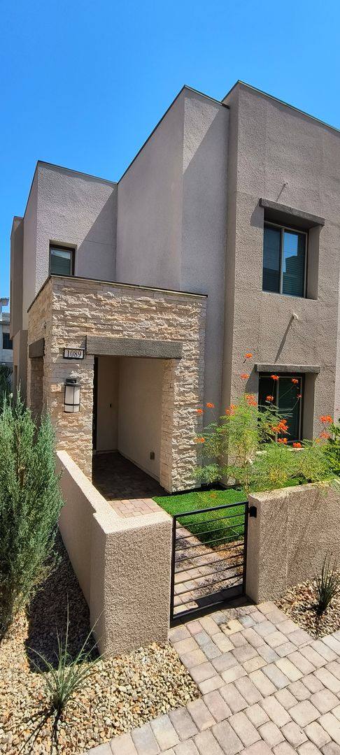 Townhouse for rent at 600 N Carriage Hill Dr, Las Vegas, NV 89138