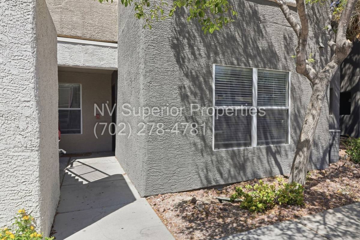Apartment for rent at 5055 W Hacienda Ave, Las Vegas, NV 89118