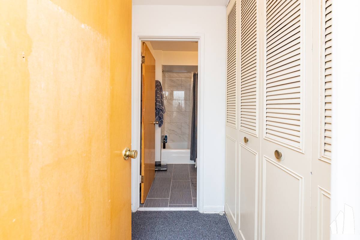 Apartment for rent at 520 W Aldine Ave #509, Chicago, IL 60657