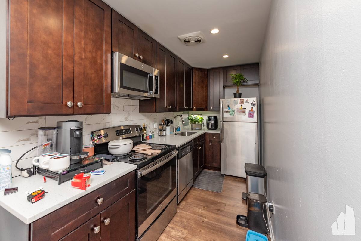 Apartment for rent at 520 W Aldine Ave #509, Chicago, IL 60657
