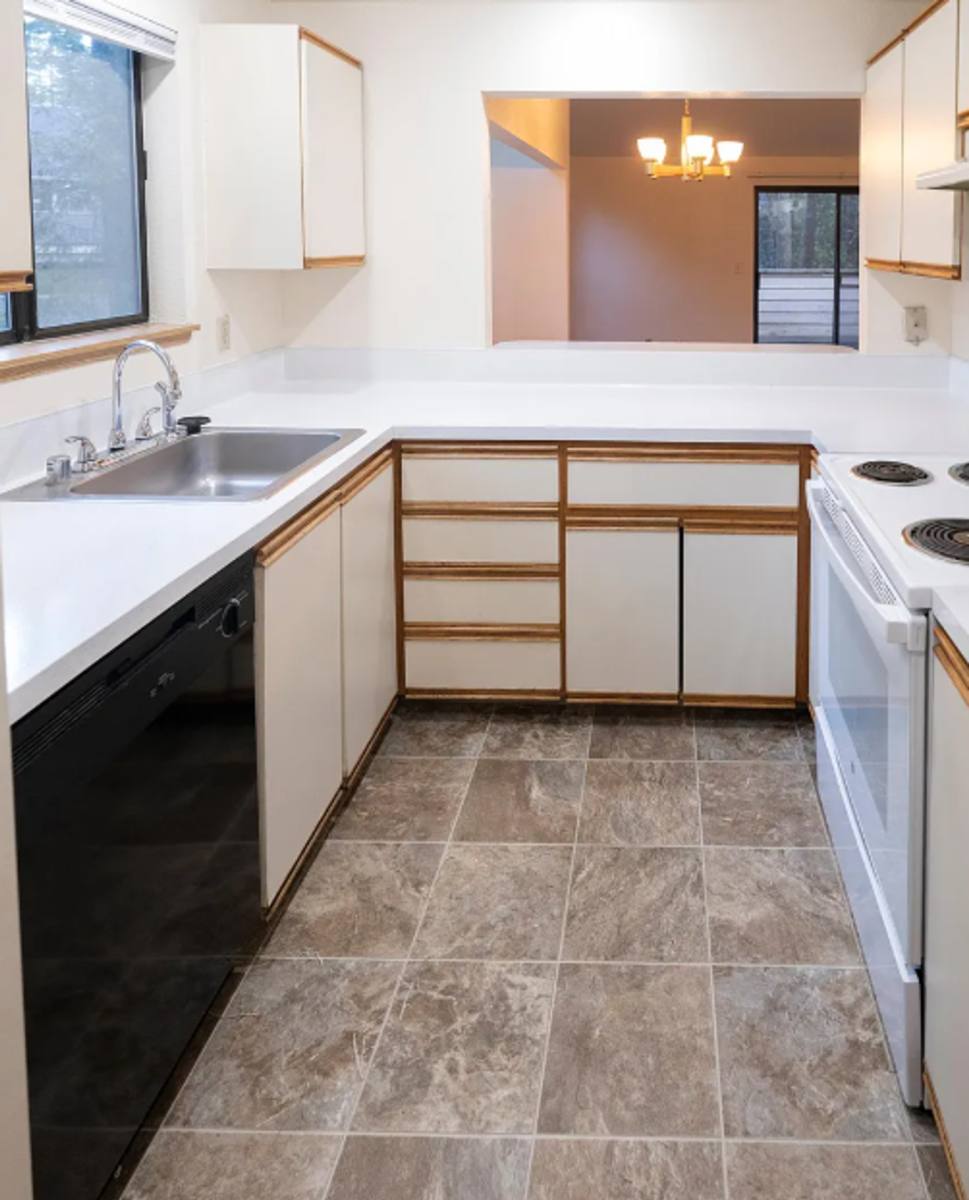 Apartment for rent at 117 S 330th St, Federal Way, WA 98003