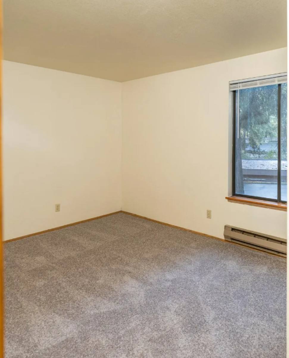 Apartment for rent at 117 S 330th St, Federal Way, WA 98003
