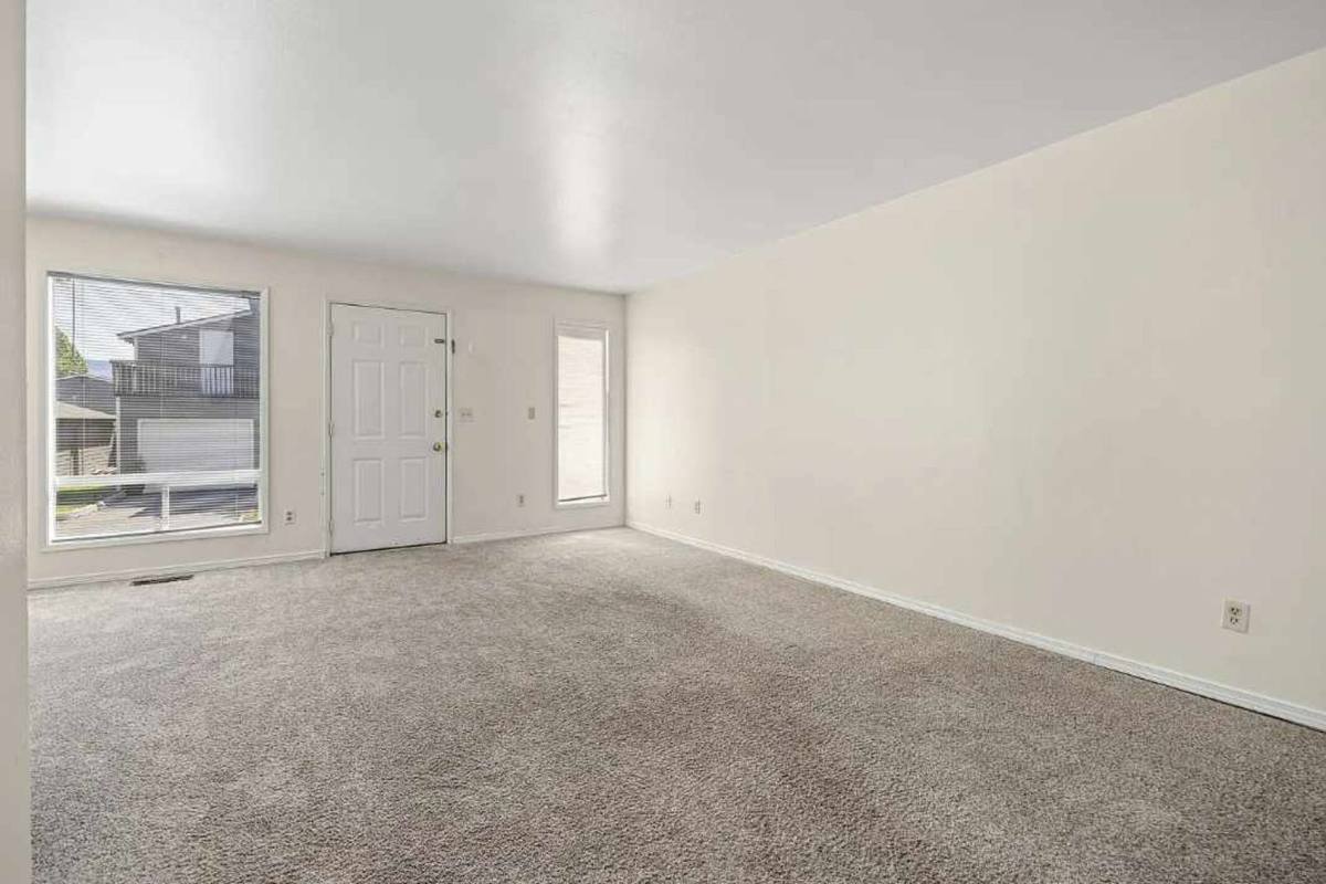 Townhouse for rent at 1107 Westwood Ave, Wenatchee, WA 98801