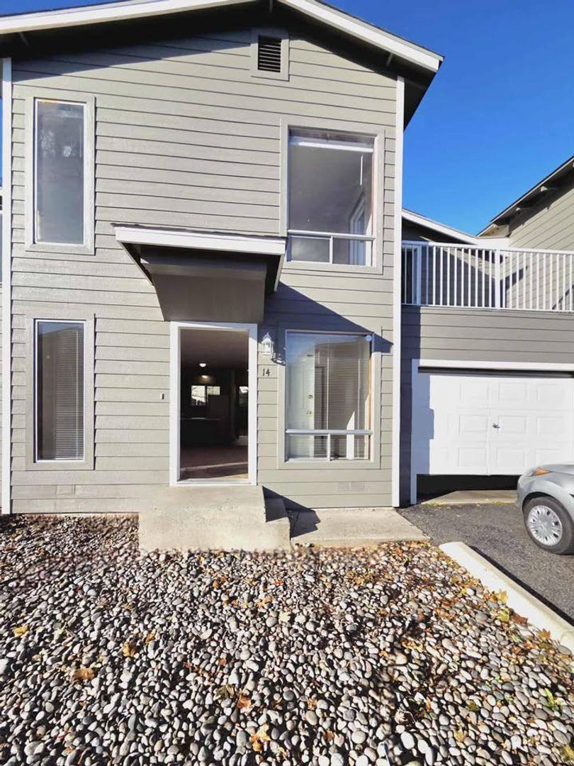 Townhouse for rent at 1107 Westwood Ave, Wenatchee, WA 98801