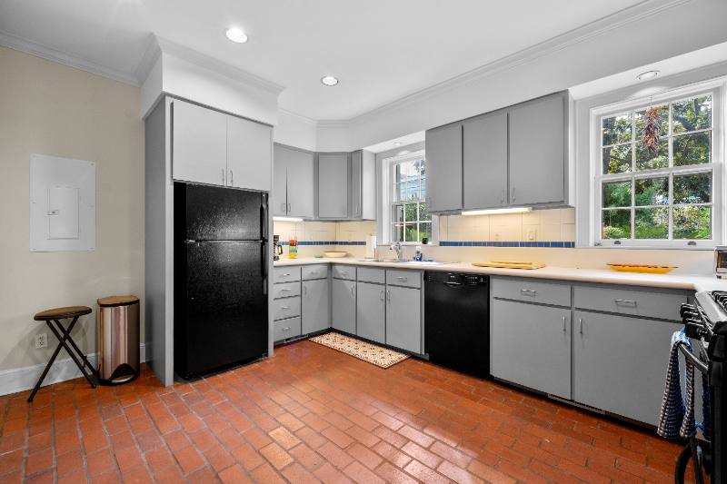 House for rent at 69 Anson St, Charleston, SC 29401