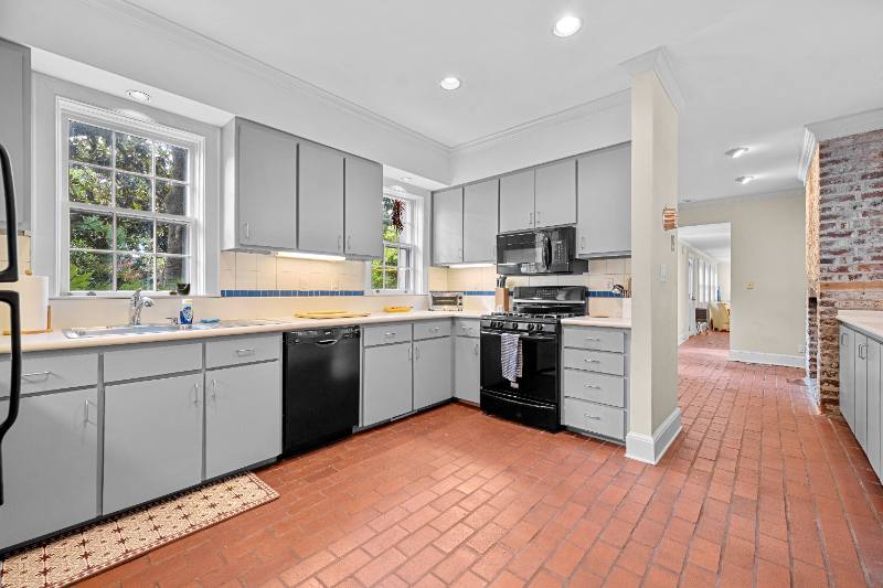 House for rent at 69 Anson St, Charleston, SC 29401