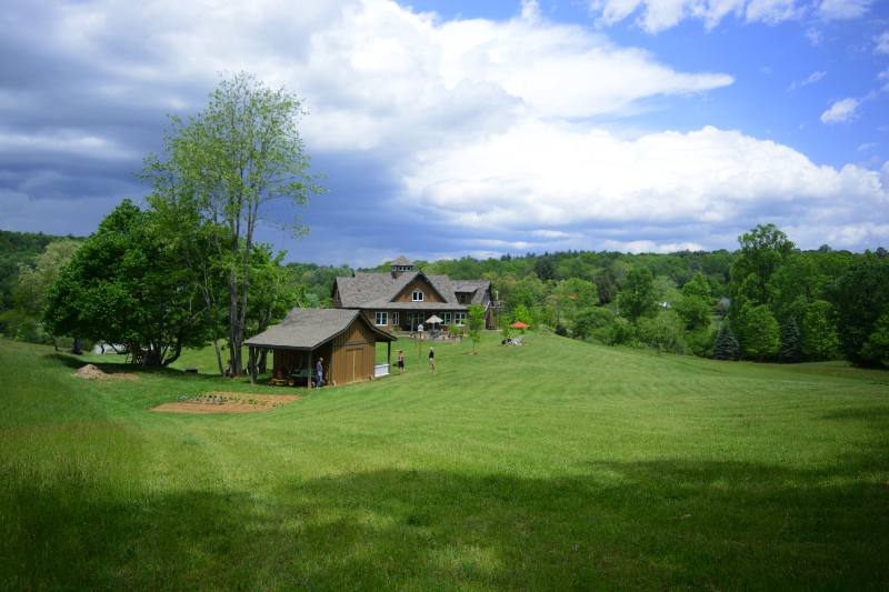 House for rent at 345 Ray Hill Rd, Mills River, NC 28759