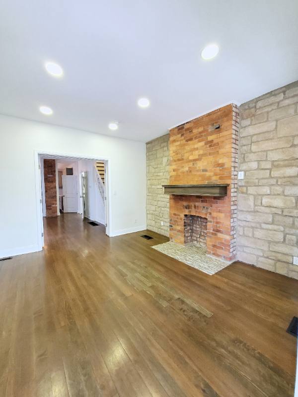 Townhouse for rent at 142 E Maynard Ave #142, Columbus, OH 43202