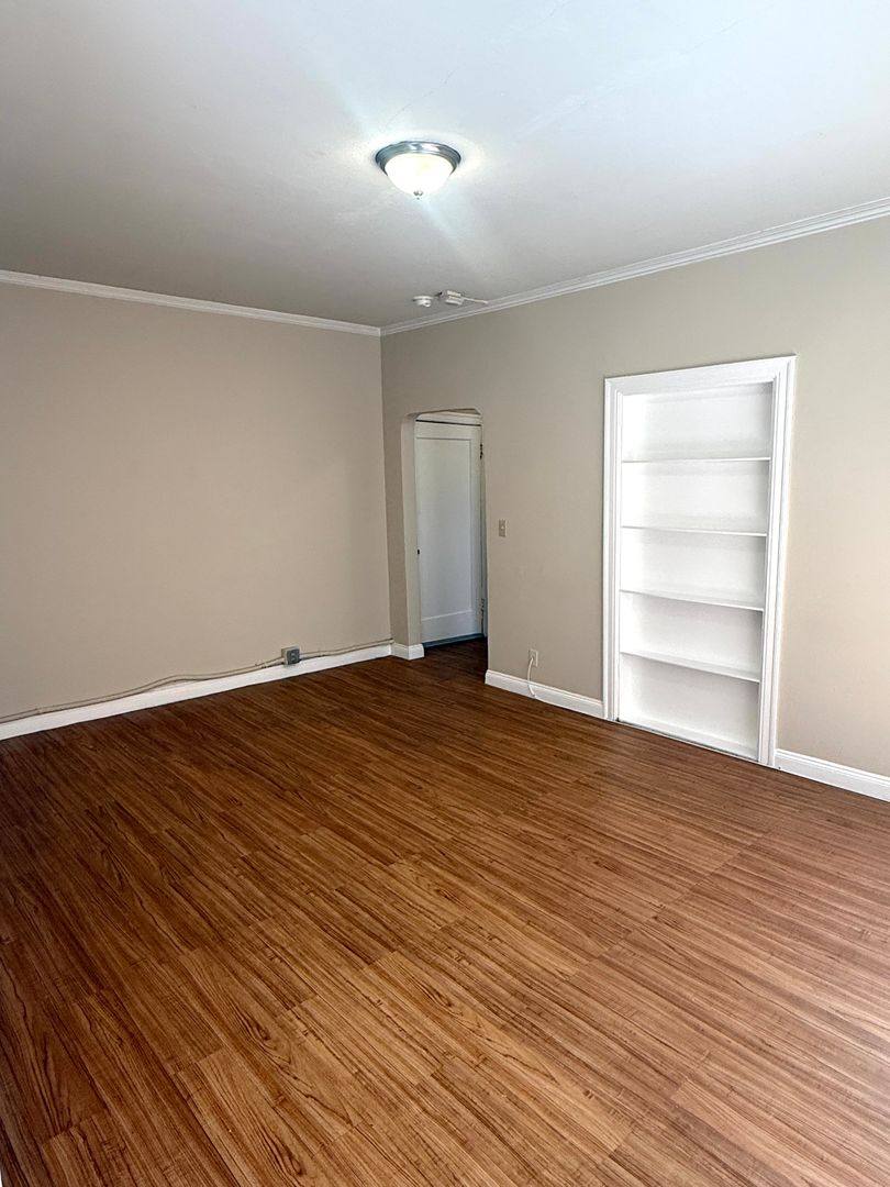 Apartment for rent at 2430 8th Ave, Oakland, CA 94606