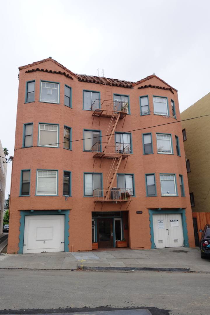 Apartment for rent at 2430 8th Ave, Oakland, CA 94606