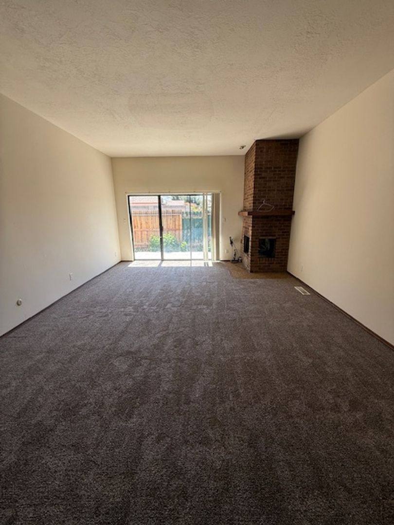 Townhouse for rent at 23 Lakeshore Dr NE, Albuquerque, NM 87112