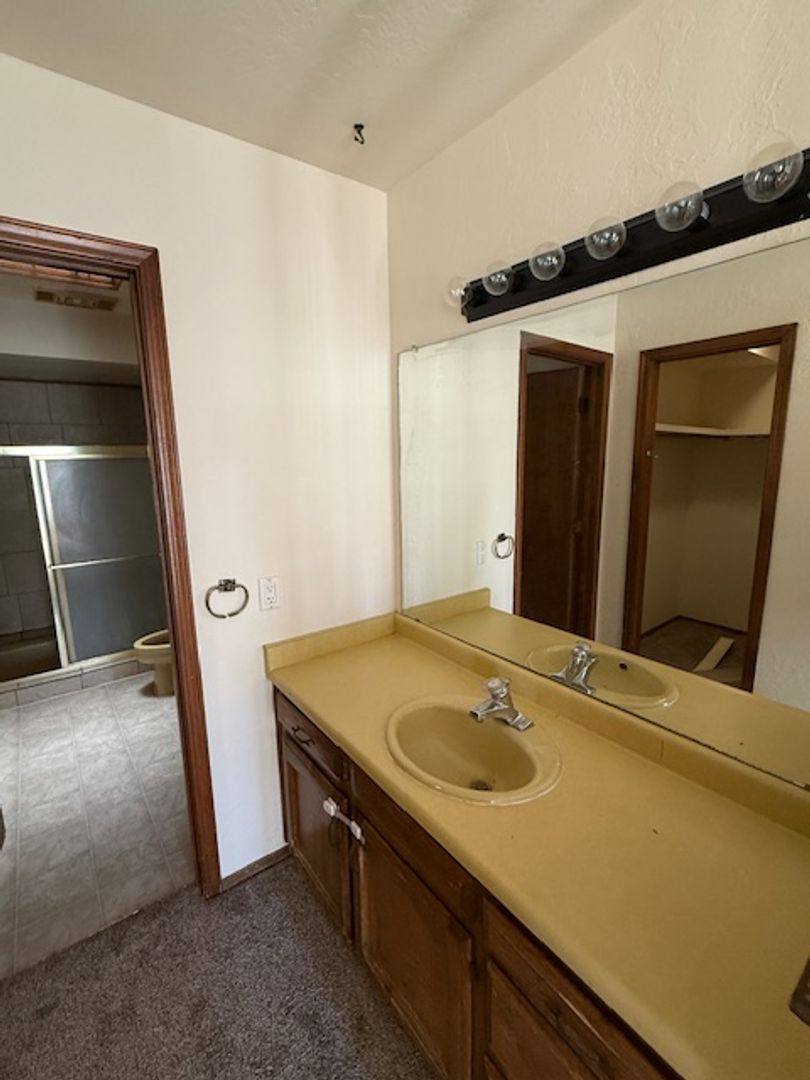 Townhouse for rent at 23 Lakeshore Dr NE, Albuquerque, NM 87112