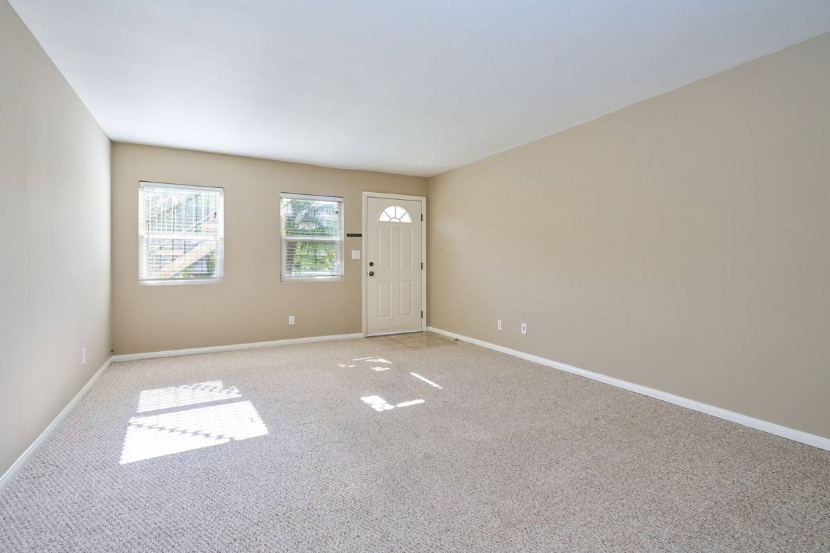 Apartment for rent at 301 Carnelian St, Redondo Beach, CA 90277