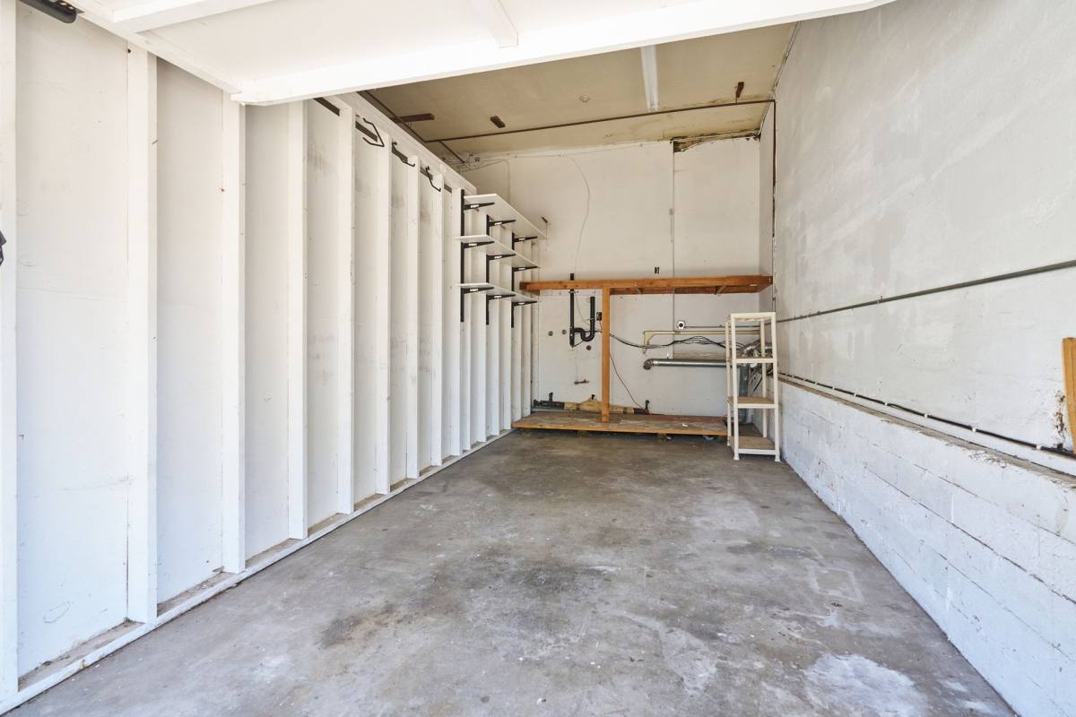 Apartment for rent at 301 Carnelian St, Redondo Beach, CA 90277