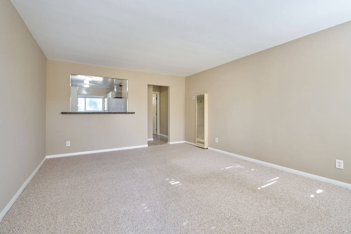 Apartment for rent at 301 Carnelian St, Redondo Beach, CA 90277