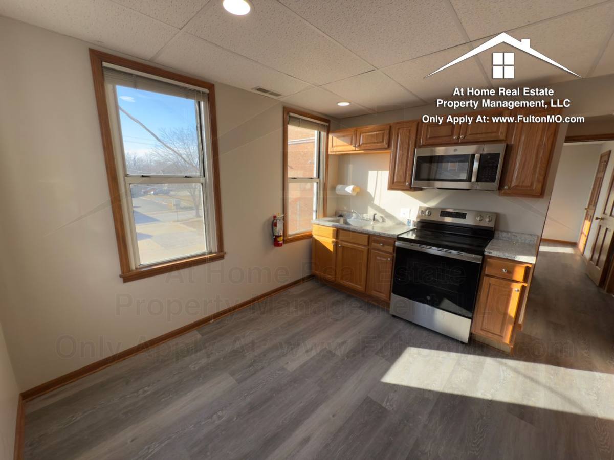 Apartment for rent at 603 Court St, Fulton, MO 65251