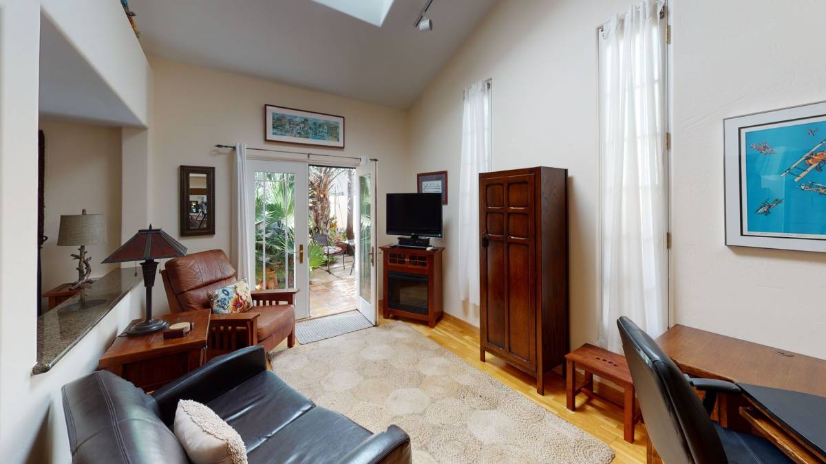 Apartment for rent at 915 Alameda Blvd, Coronado, CA 92118