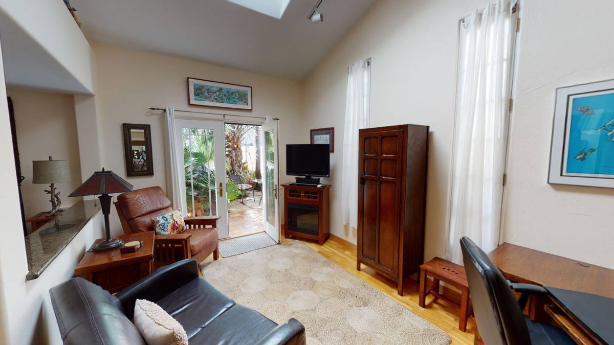 Apartment for rent at 915 Alameda Blvd, Coronado, CA 92118