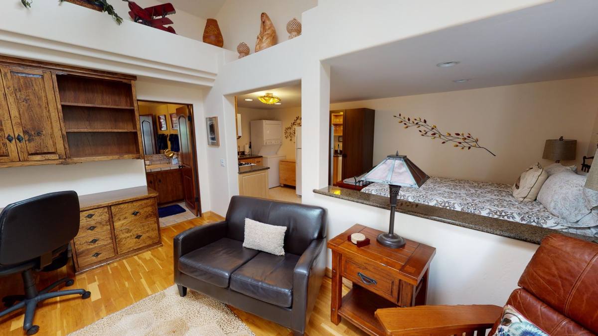 Apartment for rent at 915 Alameda Blvd, Coronado, CA 92118