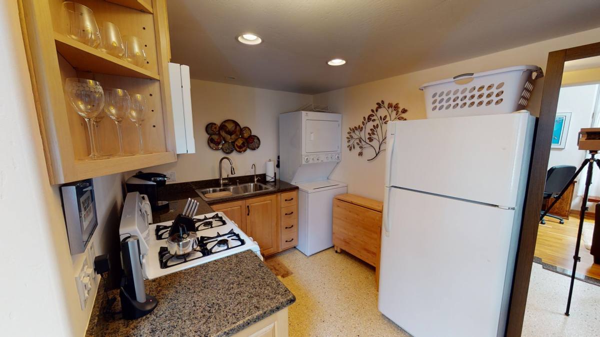 Apartment for rent at 915 Alameda Blvd, Coronado, CA 92118