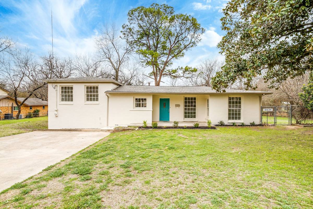 House for rent at 5437 Sam Calloway Rd, Fort Worth, TX 76114