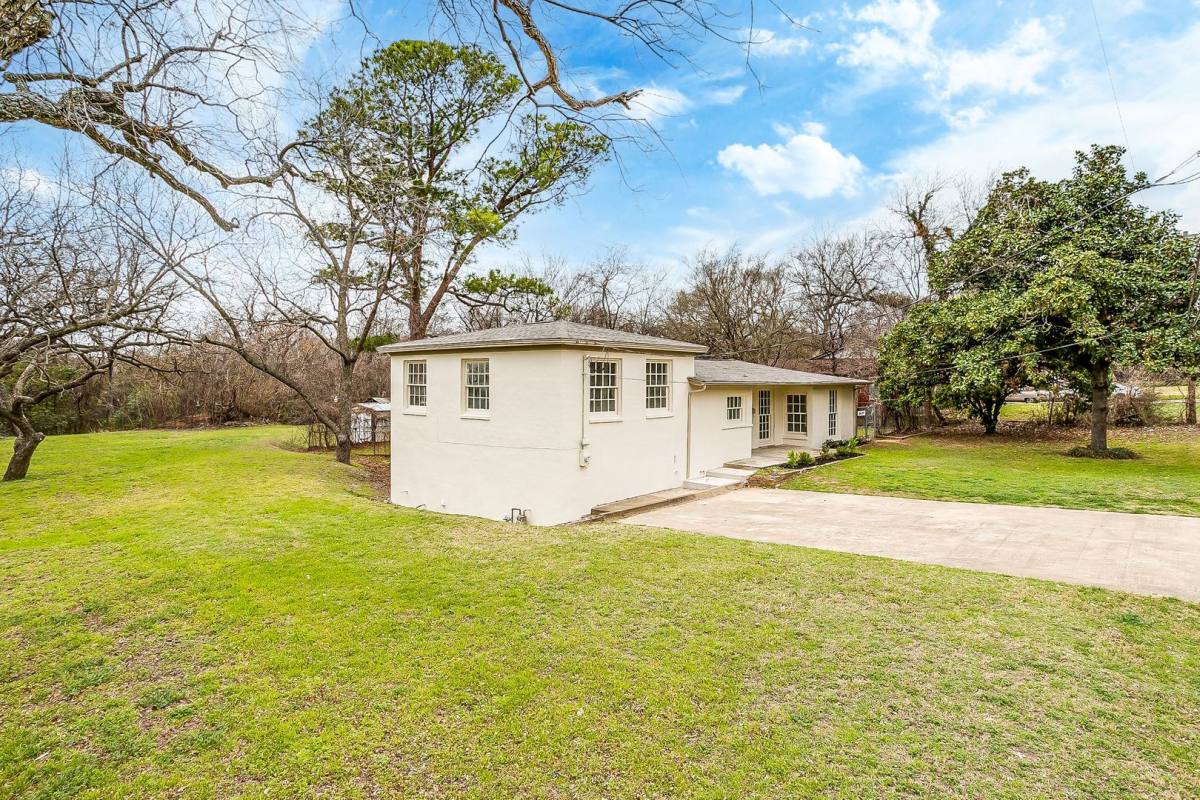 House for rent at 5437 Sam Calloway Rd, Fort Worth, TX 76114
