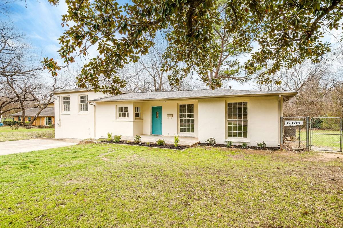 House for rent at 5437 Sam Calloway Rd, Fort Worth, TX 76114