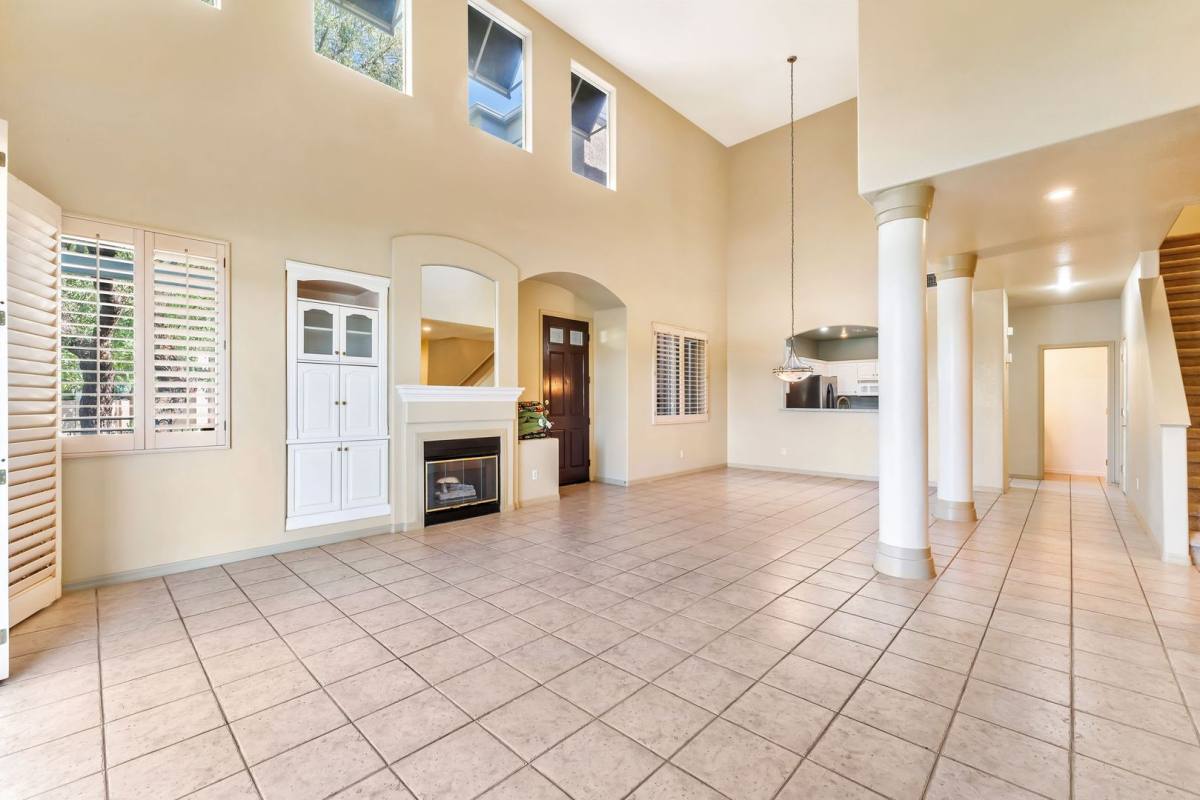 Condo for rent at 9430 Laguna Niguel, Las Vegas, NV 89134